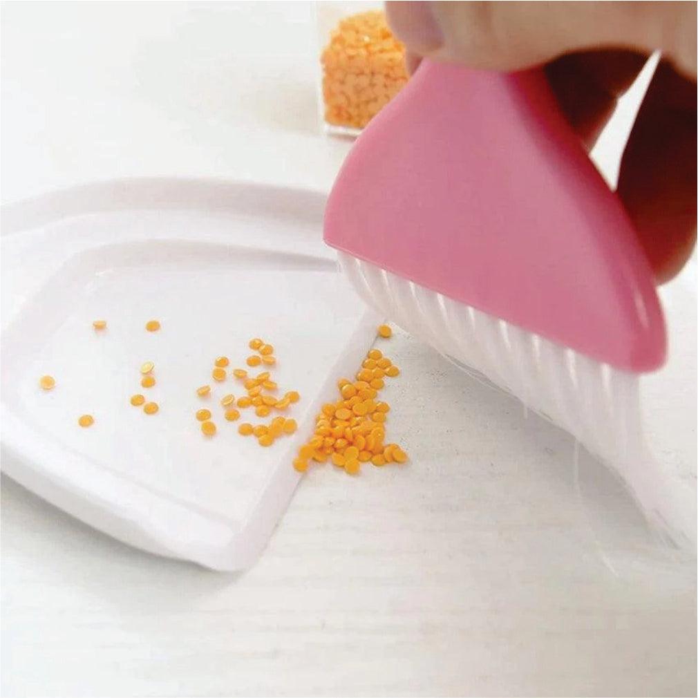 Handheld Brush and Pan for Diamond Spills - Diamond Art Dezigns