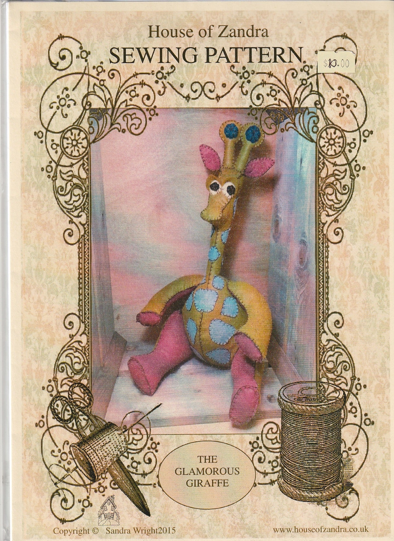 House of Zandra - Glamourous Giraffe