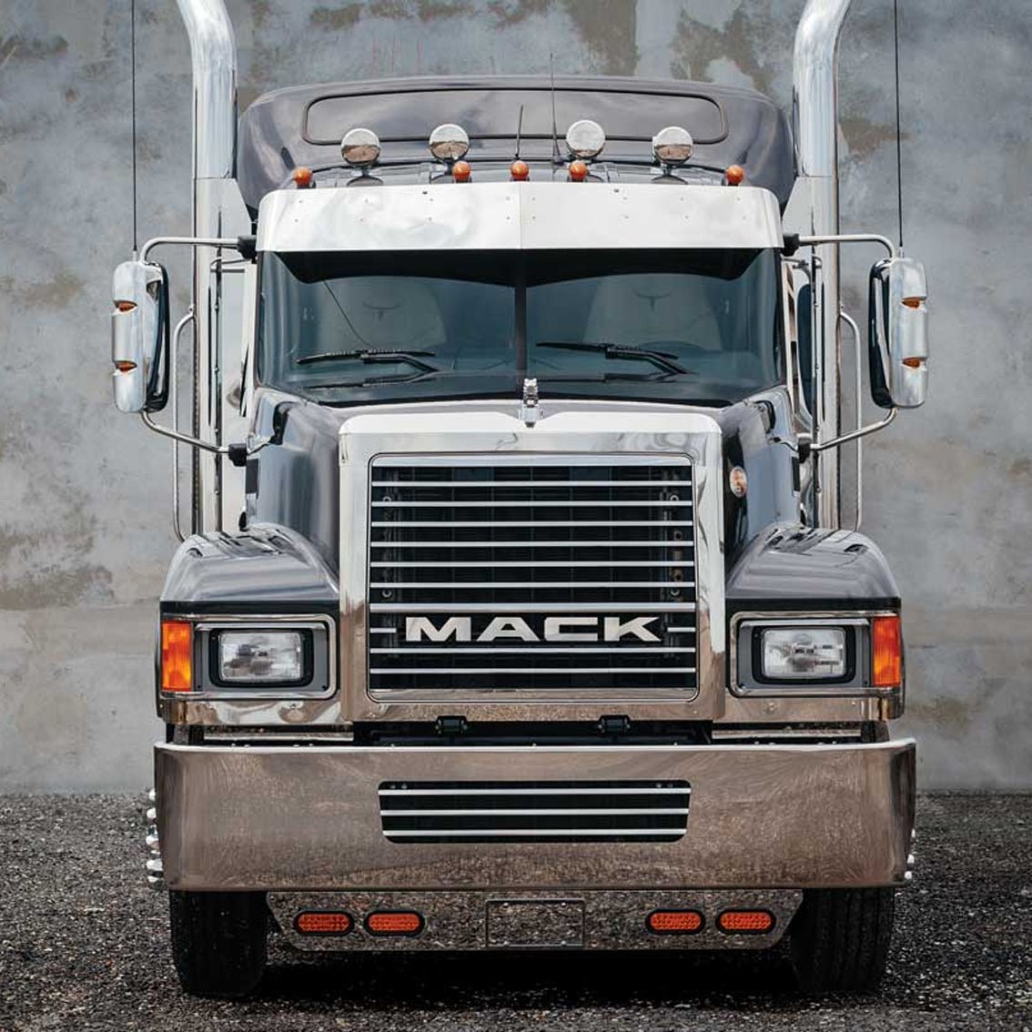 MAC TRUCK - Diamond Art Dezigns